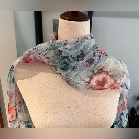 Floral Scarf Sheer and Simple Elegance - Picture 2 of 6